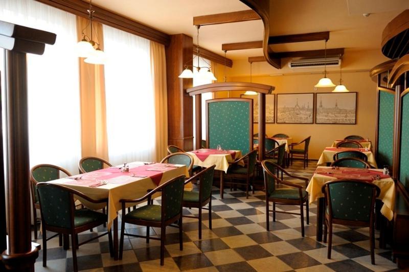 Penzion Senk Pardubice Extérieur photo