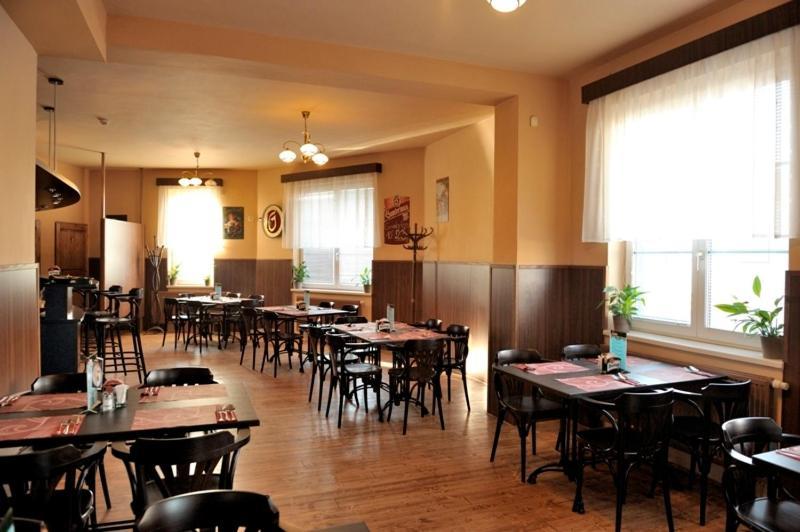 Penzion Senk Pardubice Extérieur photo