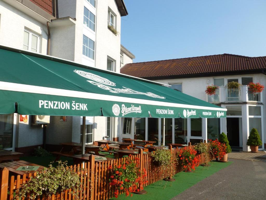 Penzion Senk Pardubice Extérieur photo